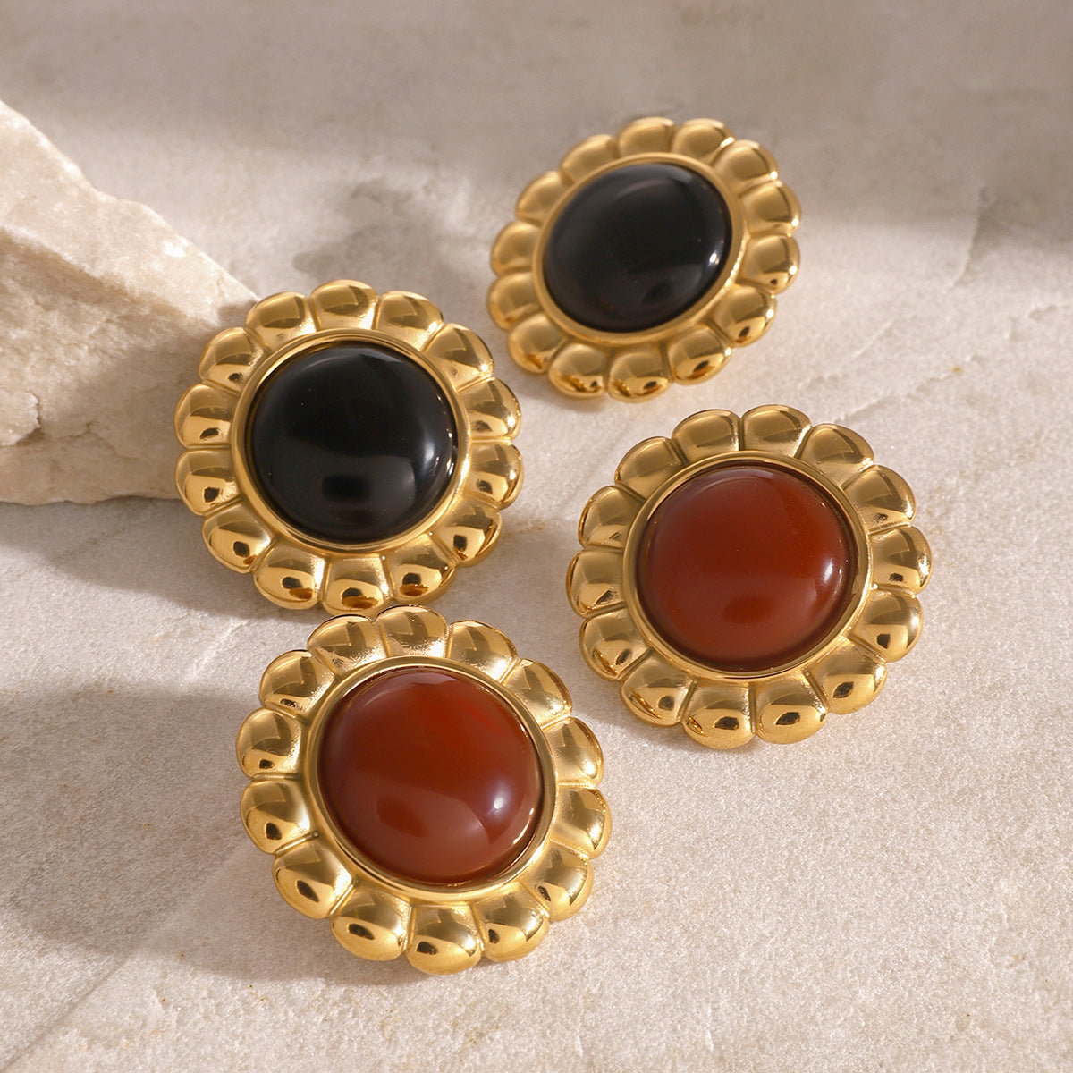 Stainless Steel 18K Gold Floral Black Agate Earrings Vintage Court Earrings Heavy Industry Ornament Women